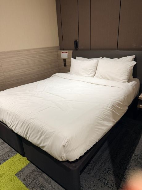 伦敦希思罗阿罗特尔酒店-旅行者