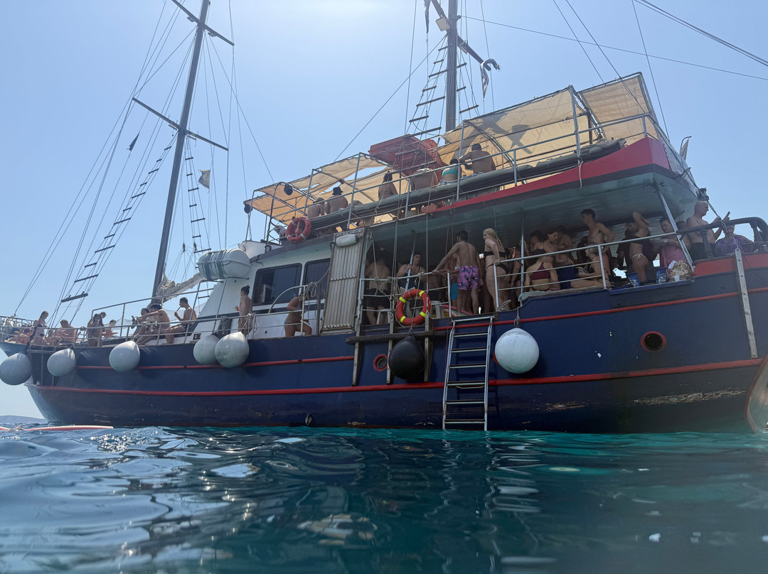 Mikros Kosmos Daily Trips-Pothia必去景点