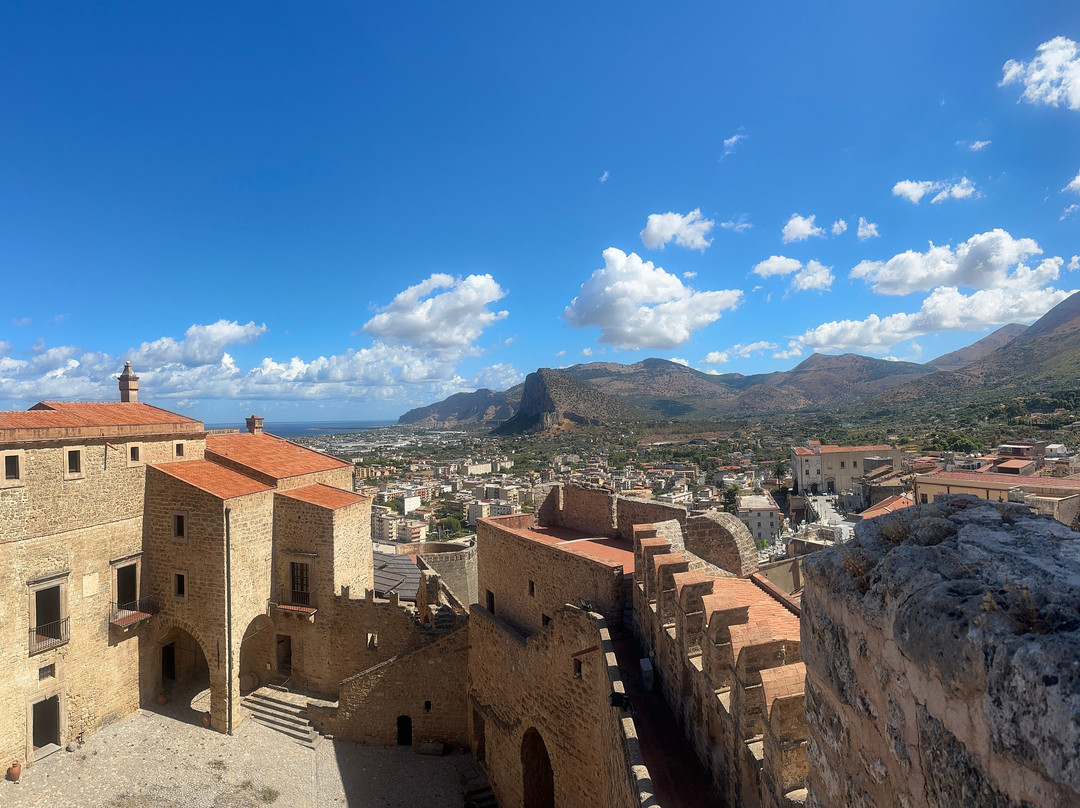 Castello La Grua - Talamanca di Carini-Carini必去景点