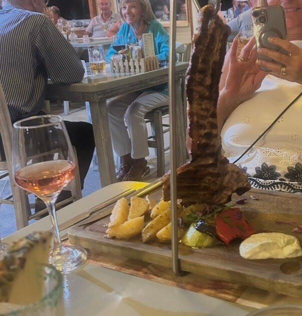 Troulos餐馆和美食-Victoria Bar & Taverna