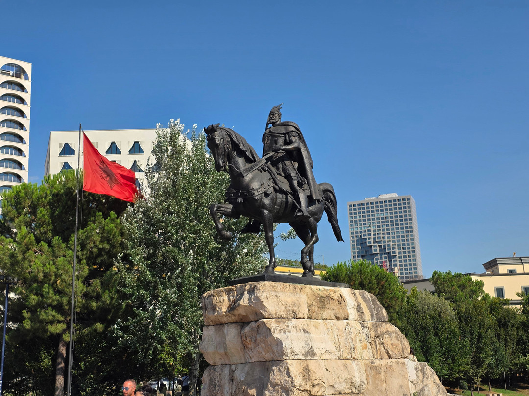 Skanderbeg Statue