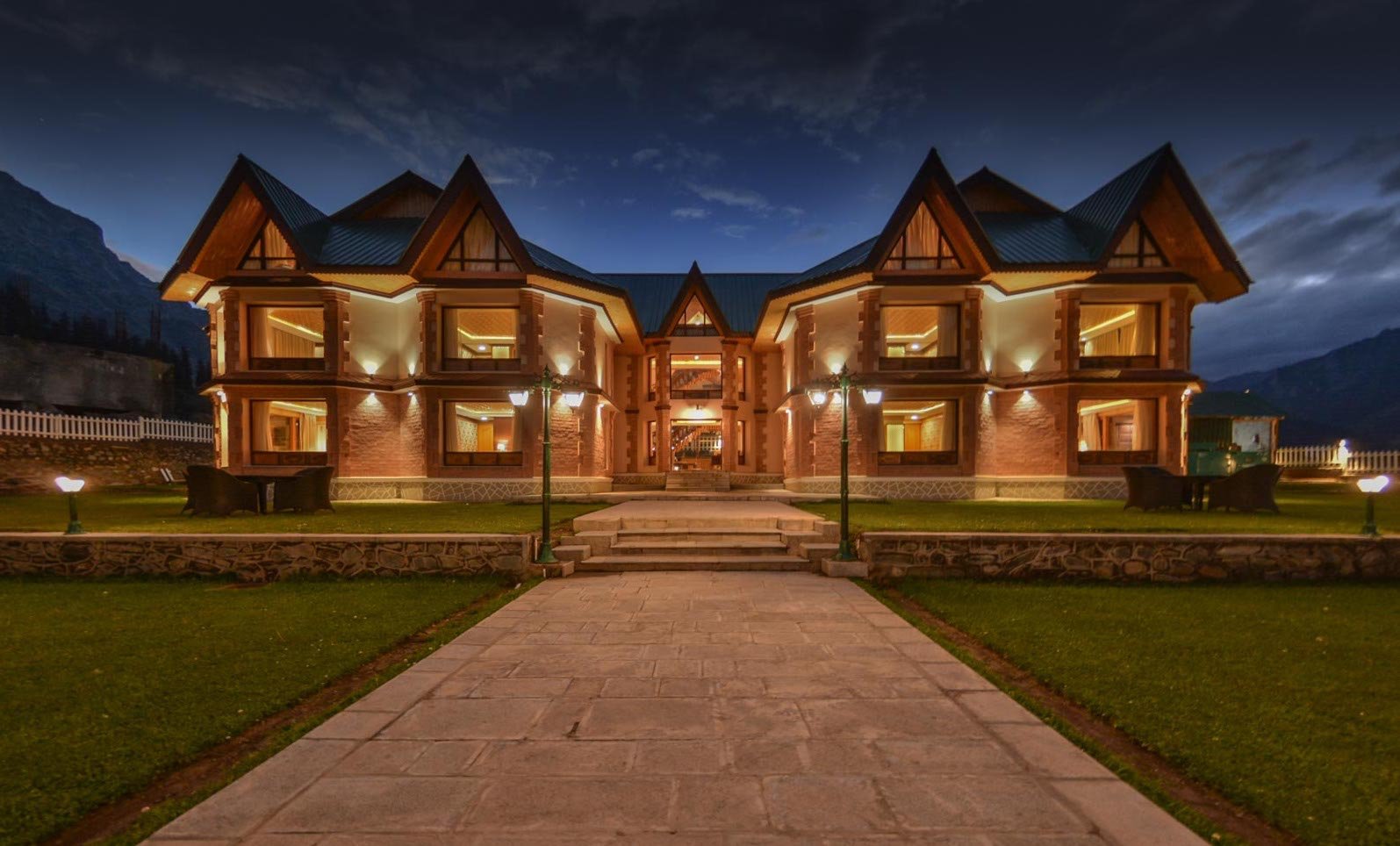 Hotel Village Walk-官方