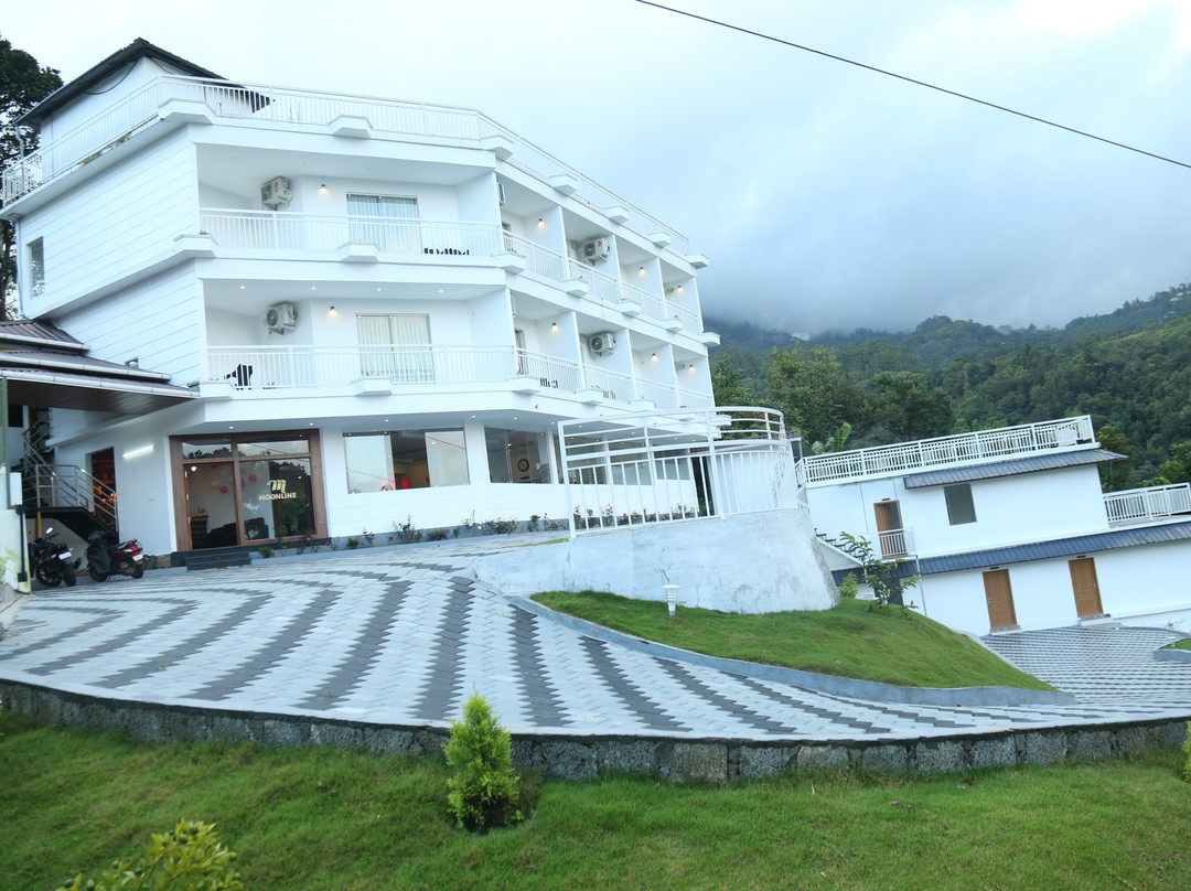 Moonline Resort