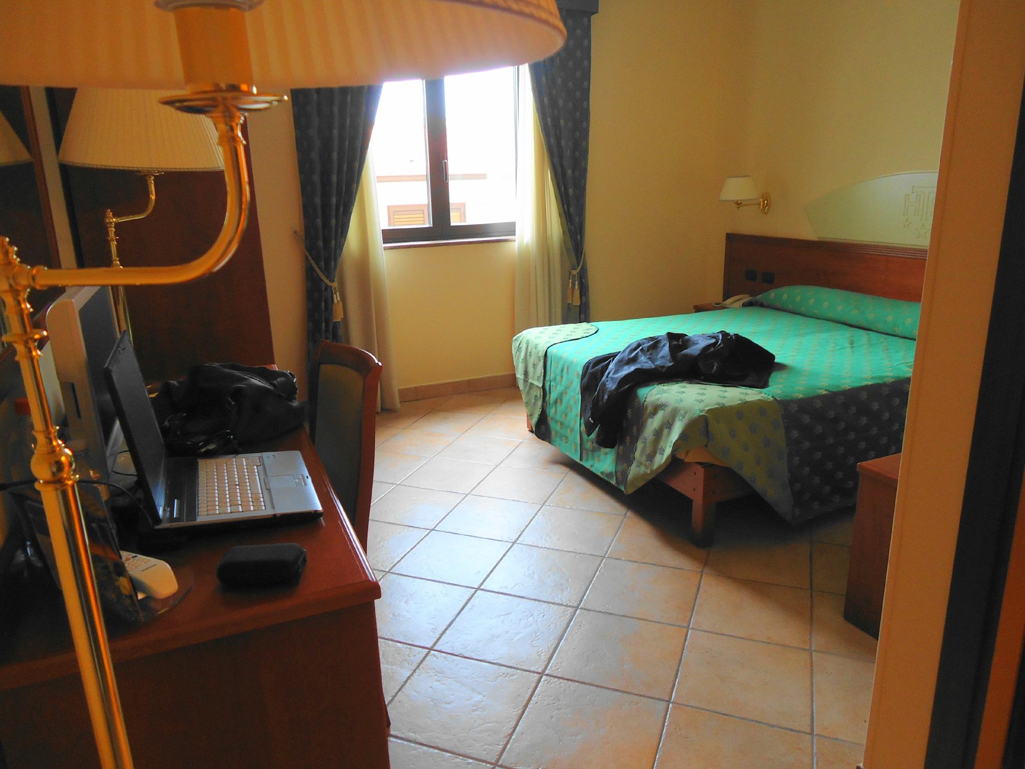 Hotel Tito Serrano-客卧