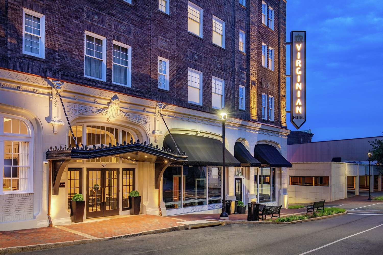 The Virginian Lynchburg, Curio Collection by Hilton-官方