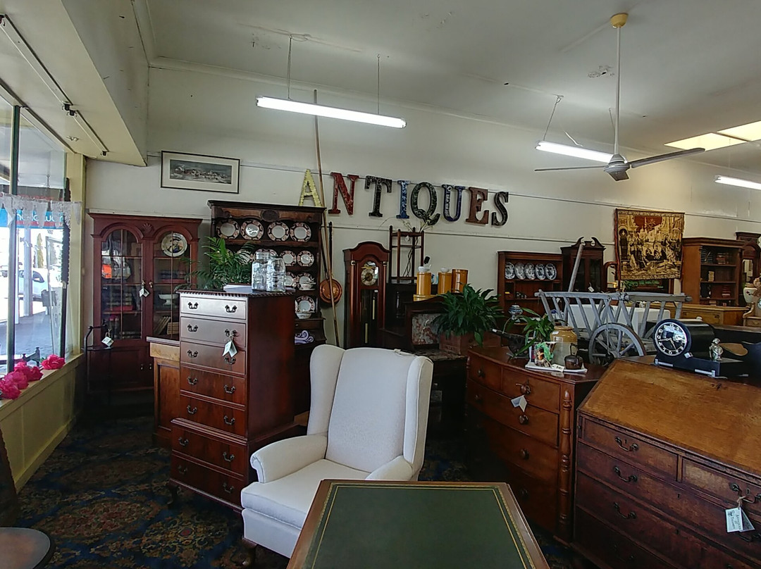 Antiques In Thames景点图片