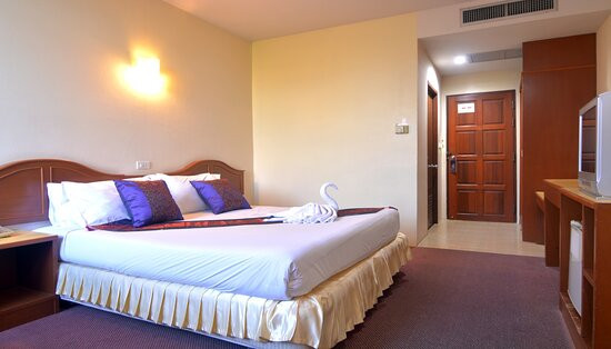 青蓬花园酒店主图