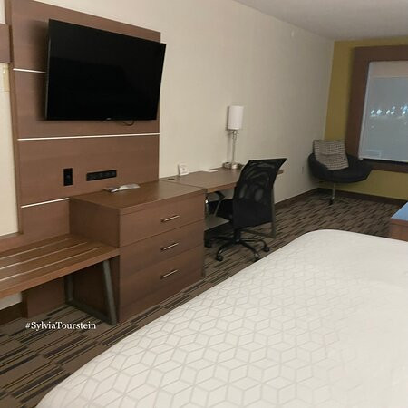 Holiday Inn Express & Suites Uniontown By IHG主图
