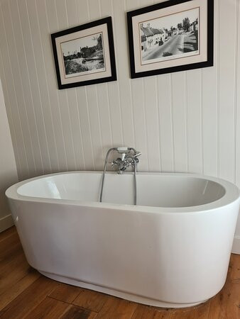 Bel & The Dragon at The George主图