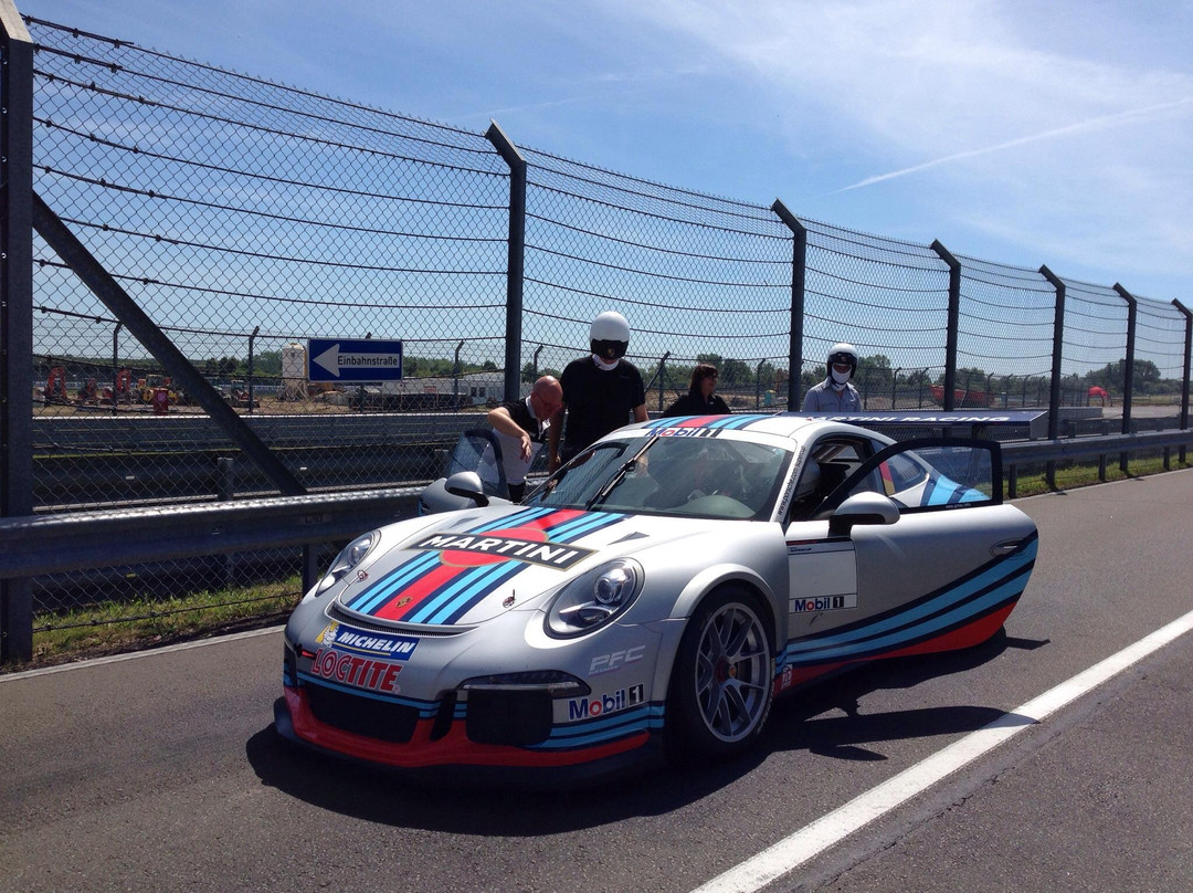 Porsche Werk Leipzig Tor 1-莱比锡必去景点