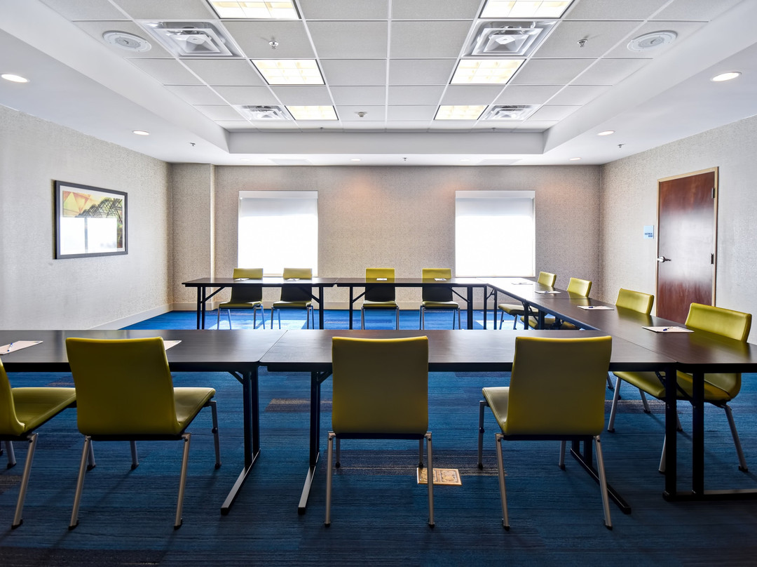 Holiday Inn Express & Suites Schererville By IHG主图