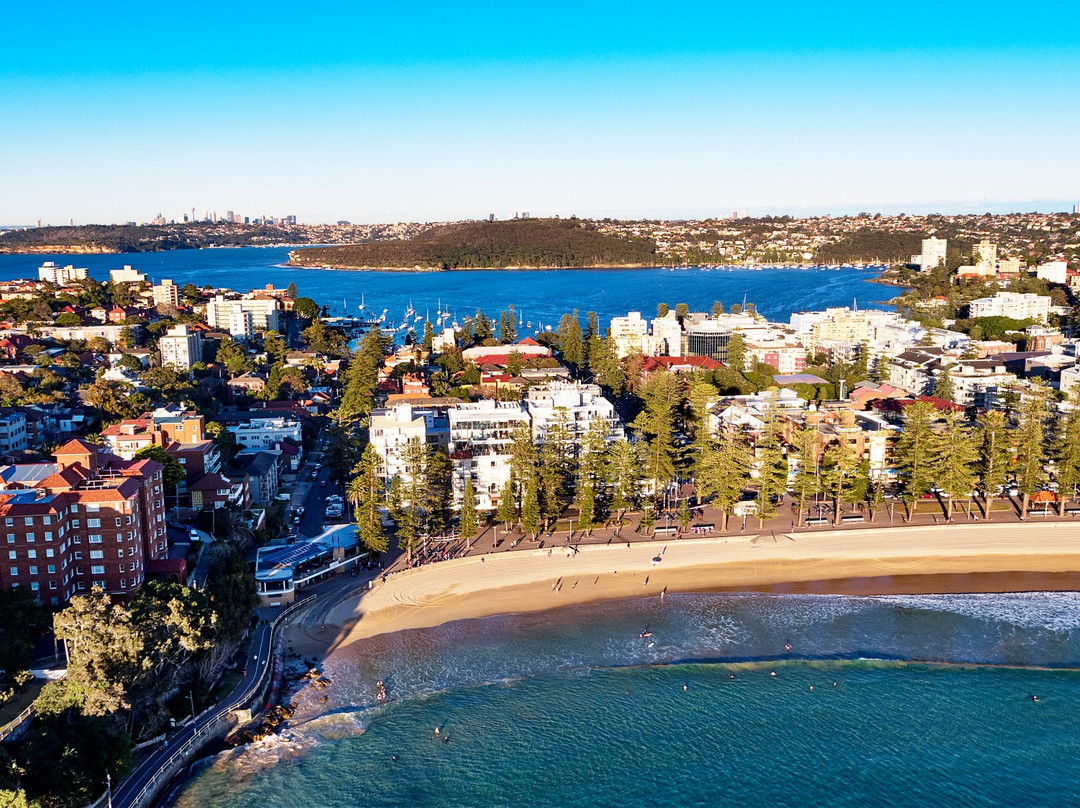 西贝尔曼利海滩酒店主图