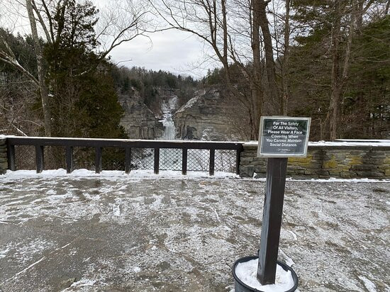 Overlook at Taughannock Visitor Center景点图片