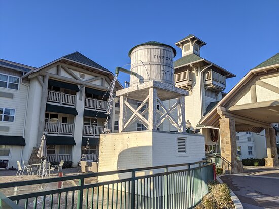 The Lodge at Five Oaks-泳池