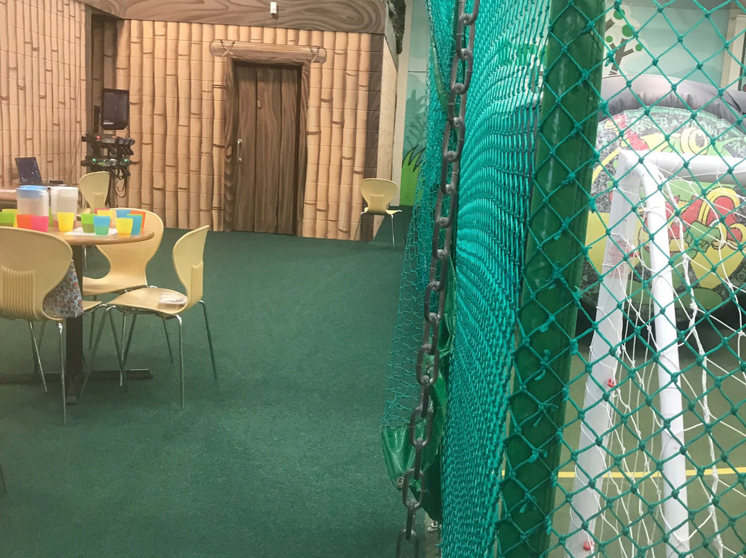 Treetops Activity Centre景点图片