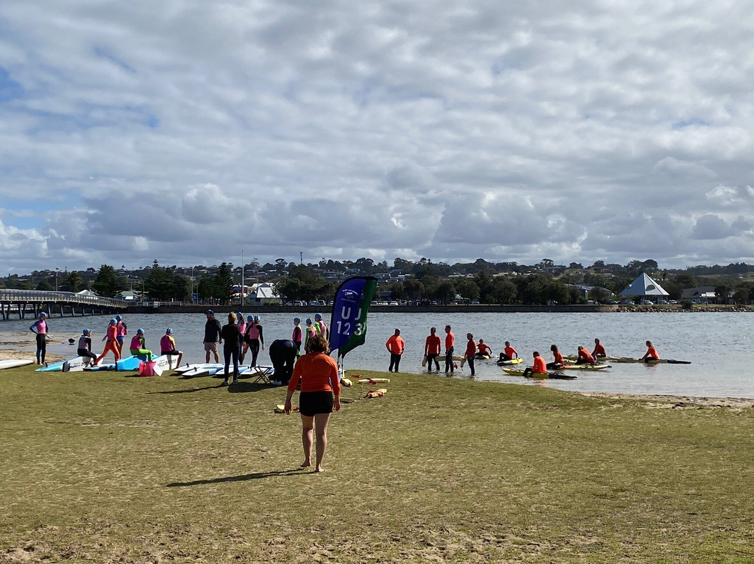 湖滨汽车旅馆及别墅主图
