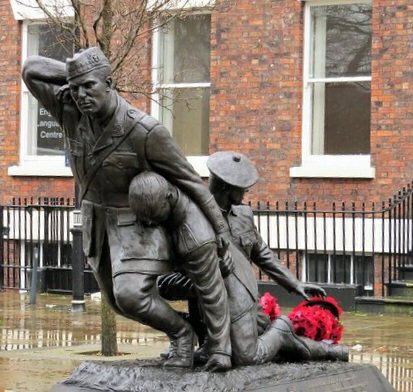 Noel Chavasse VC and Bar Memorial Statue景点图片