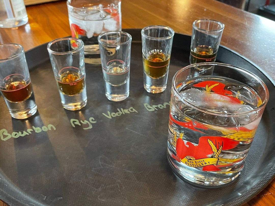 Red Eagle Distillery景点图片