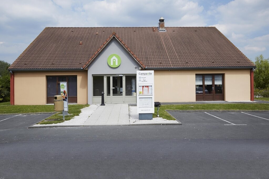 里尔洛姆康铂酒店主图