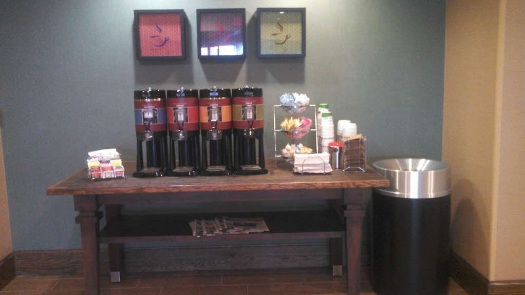 Hampton Inn Greenwood主图