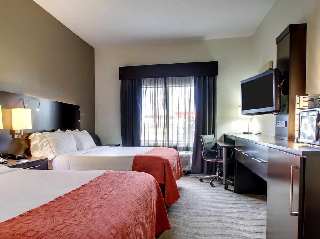 Holiday Inn Express & Suites Meridian I-20主图