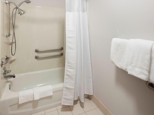 东威奇托万豪万怡酒店主图