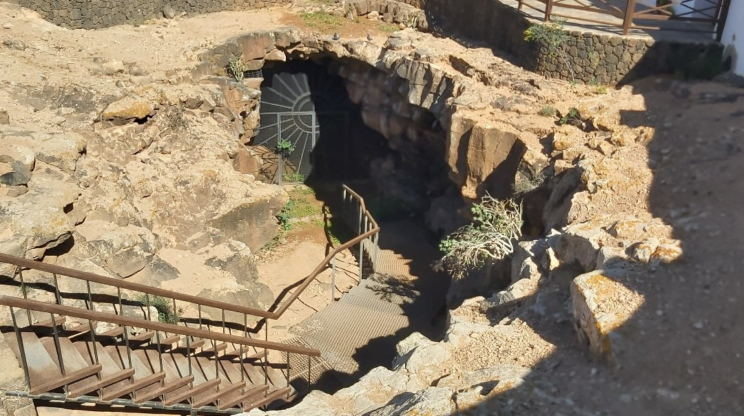 Cueva del Llano景点图片