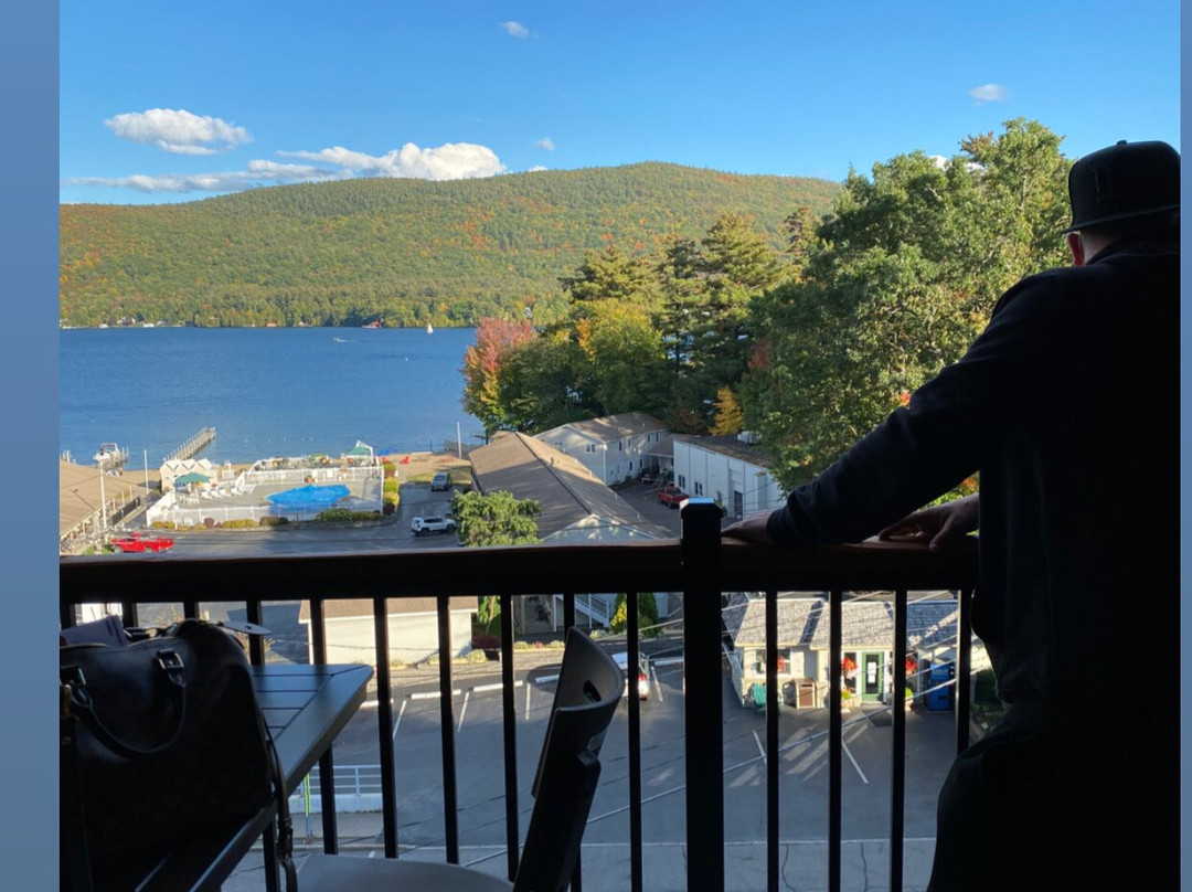 Courtyard Lake George主图