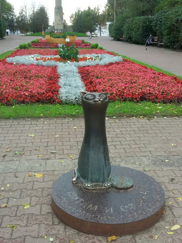 Monument to Cats and Dogs Affected by Cars-科斯特罗马必去景点