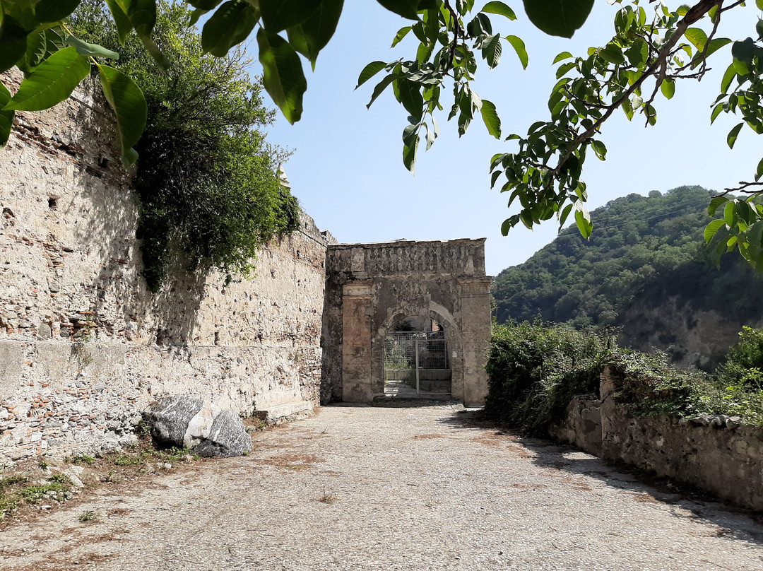 Chiesa normanna Santa Maria di Mili-Mili San Pietro必去景点