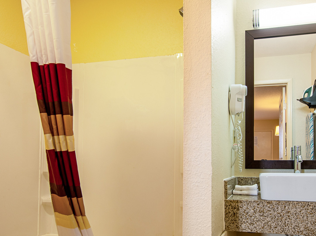 Red Roof Inn Scottsburg主图