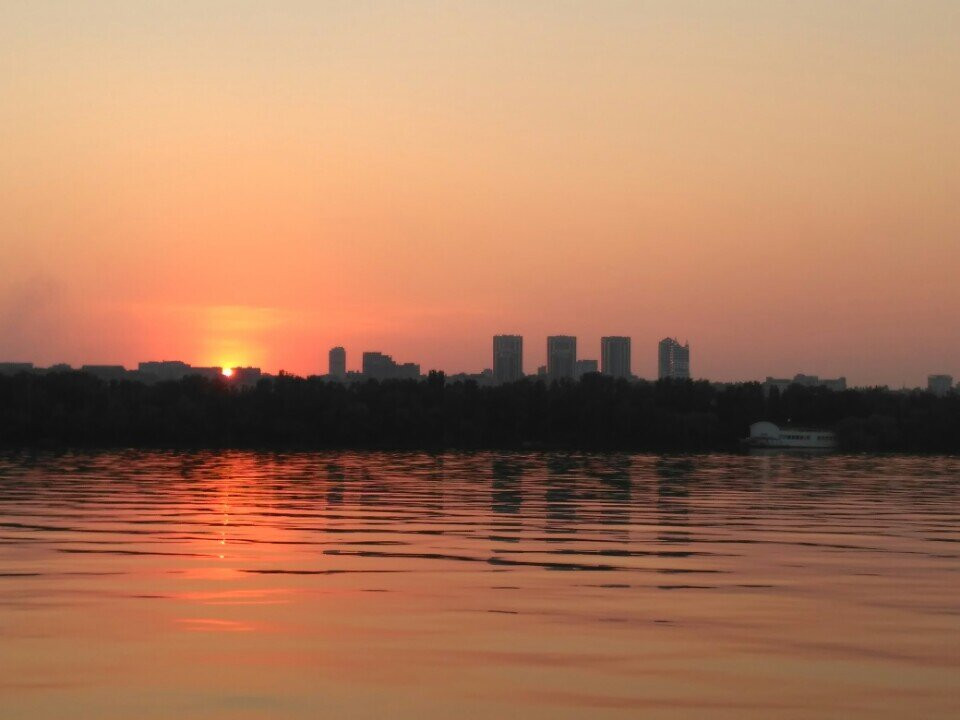 Naberezhnaya Dnepra-第聂伯罗必去景点