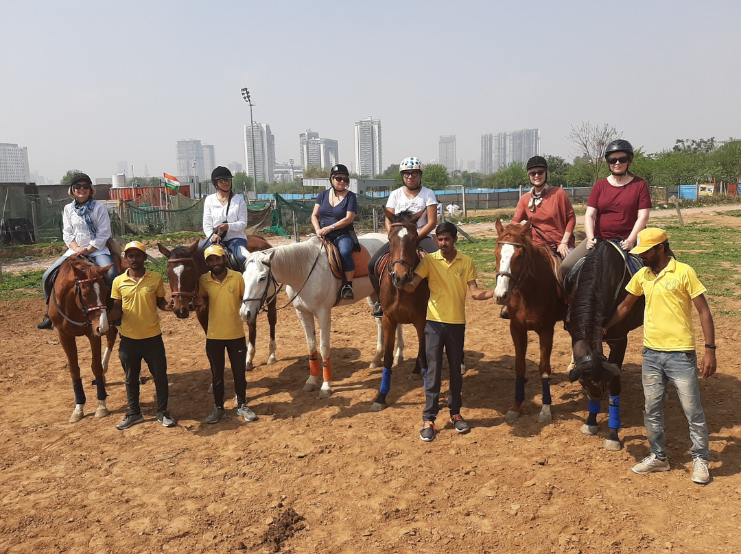 Duke Horse Riding Club-古尔冈必去景点