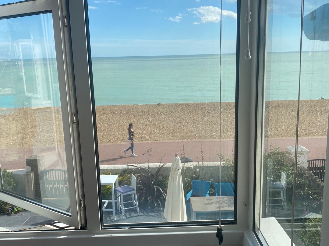 The Beach Bed and Breakfast主图