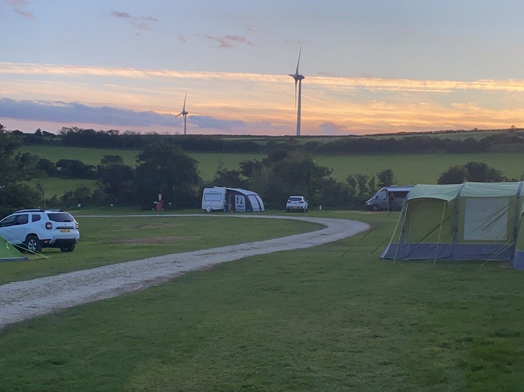 Lakefield Caravan Park and Equestrian Centre