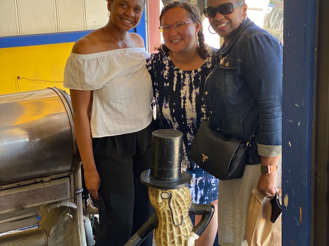 Planters Peanut Center-Suffolk必去景点