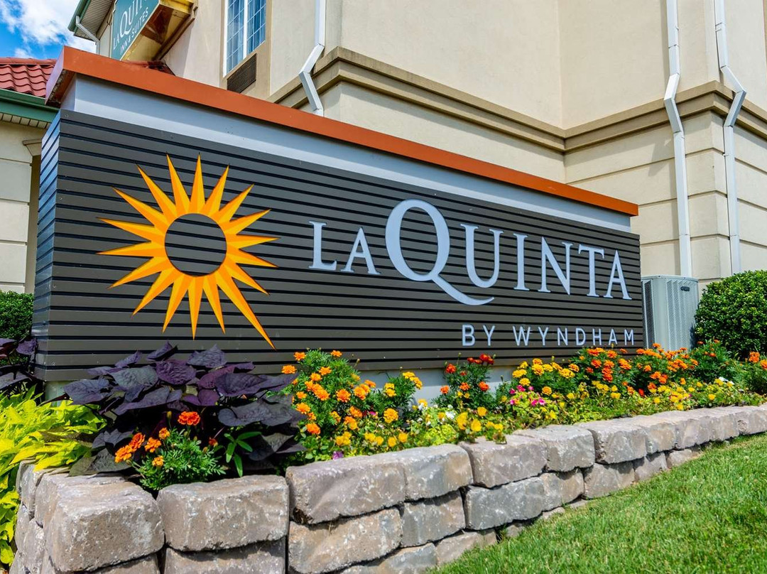 La Quinta Inn & Suites By Wyndham Bentonville主图