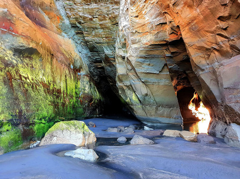 Three Sisters Burger Bar