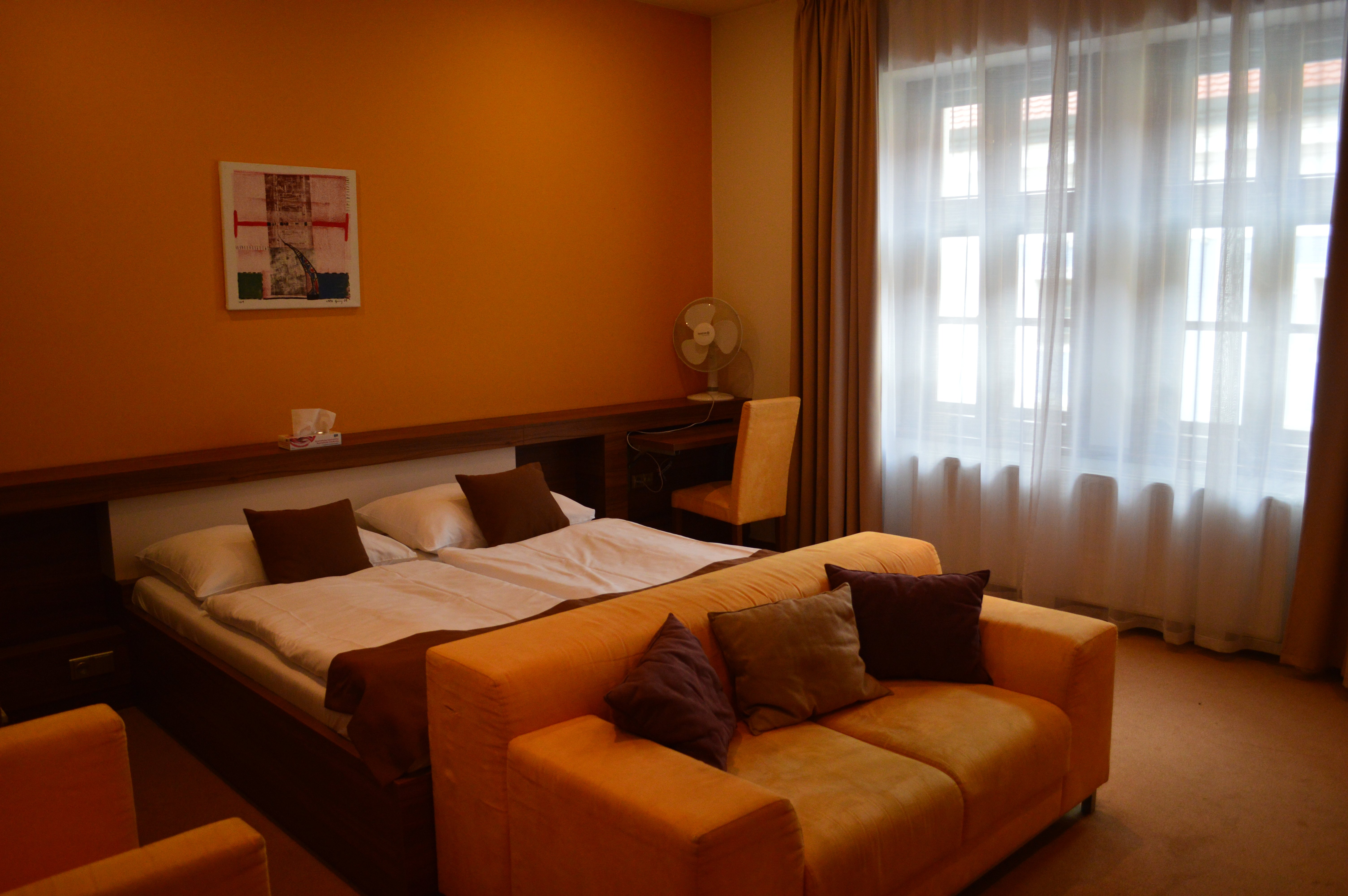 Cerny Orel Hotel & Penzion-官方