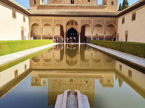 Nhue Concierge-格拉纳达必去景点