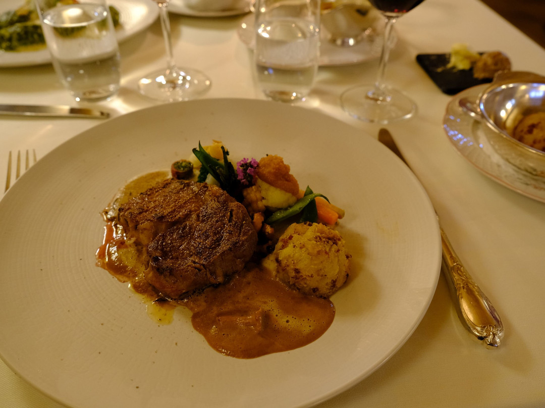 卡斯特尔城堡酒店主图