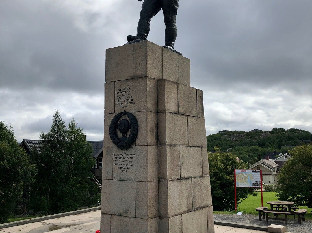 Soviet Liberation Monument-希尔克内斯必去景点