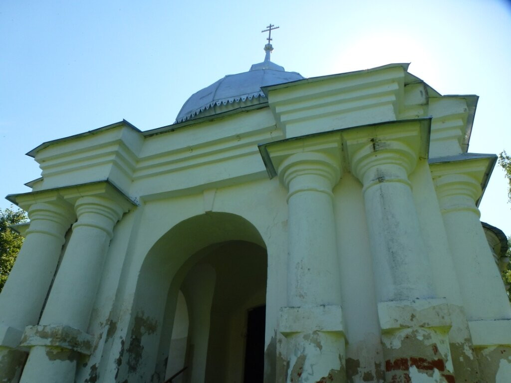 Church of Flora and Lavra-Yarlykovo必去景点