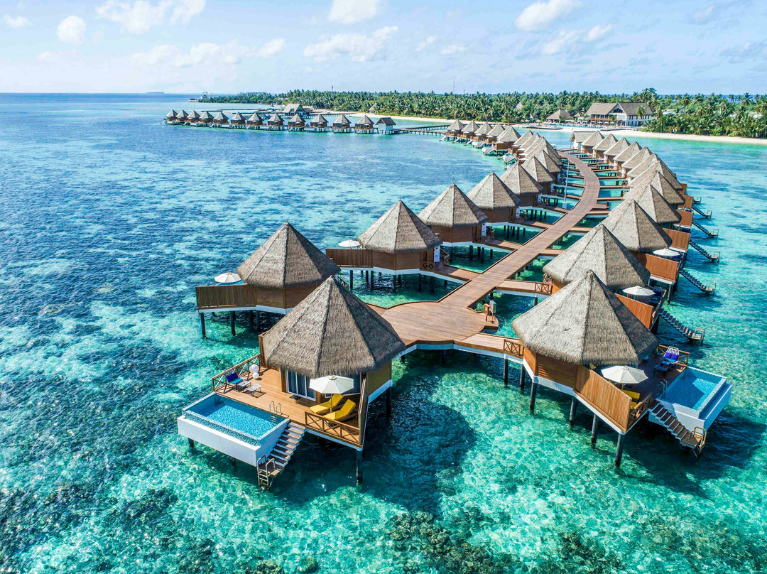 Mercure Maldives Kooddoo Resort主图