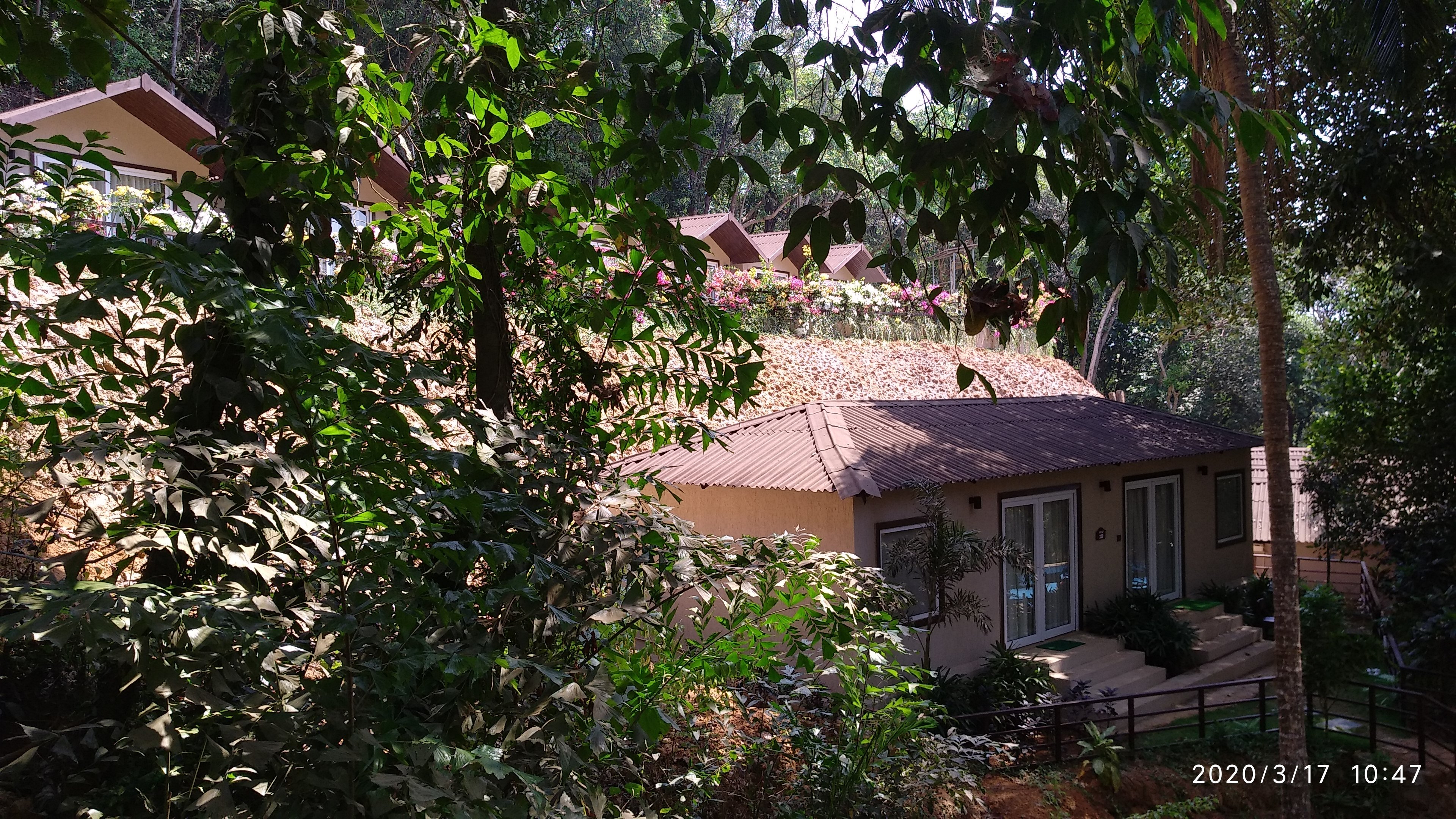 Stone Wood Premier Gokarna-浴室