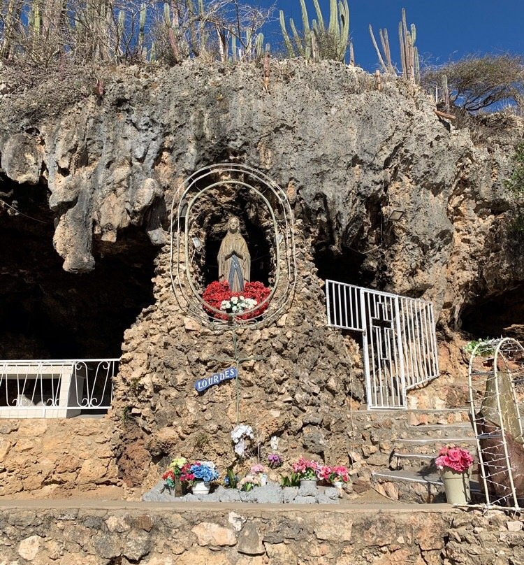 Lourdes Grotto-萨瓦内塔必去景点