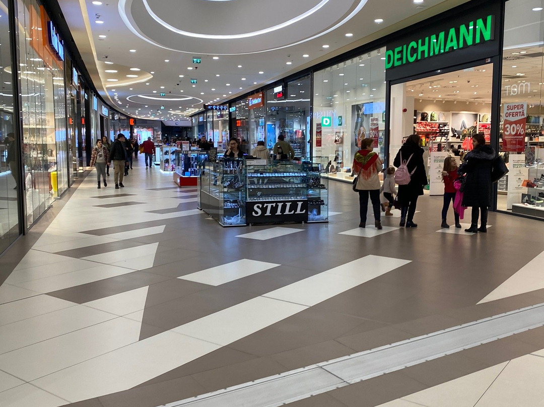Aurora Shopping Mall景点图片
