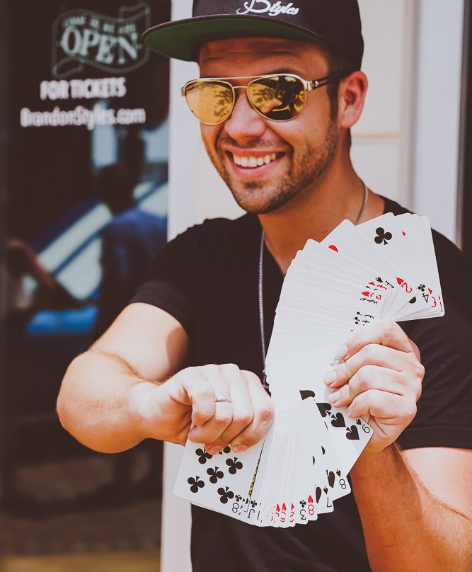 Brandon Styles Live Theater & Magic Shop at OWA-弗利必去景点