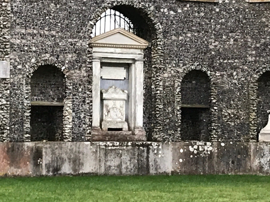 The Dashwood Mausoleum-Ibstone必去景点