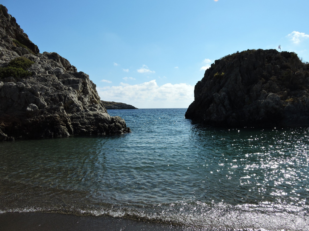 Stena beach-马塔拉必去景点